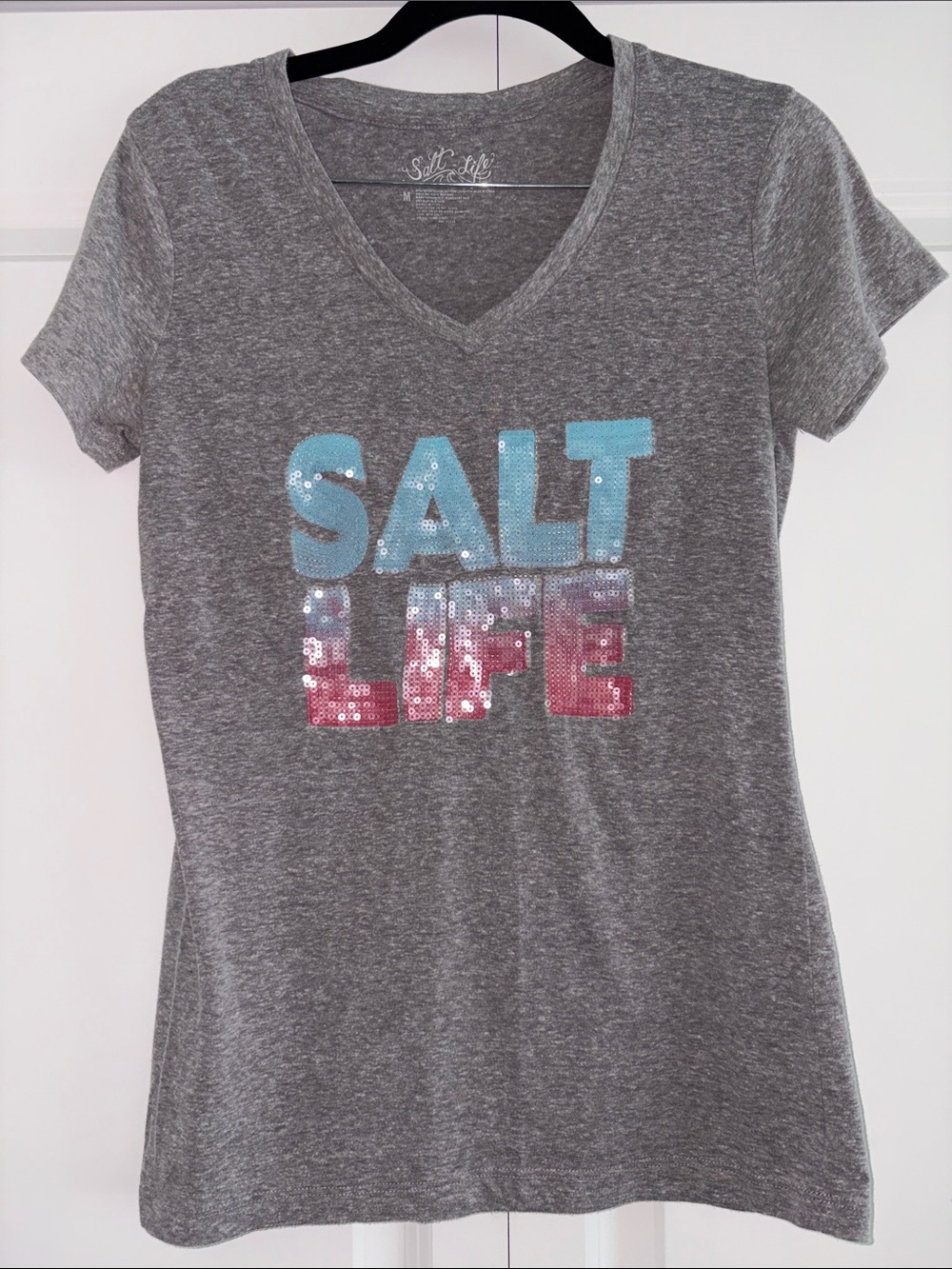 SALT LIFE Grey Salt Life Sequin VNeck Top Size M